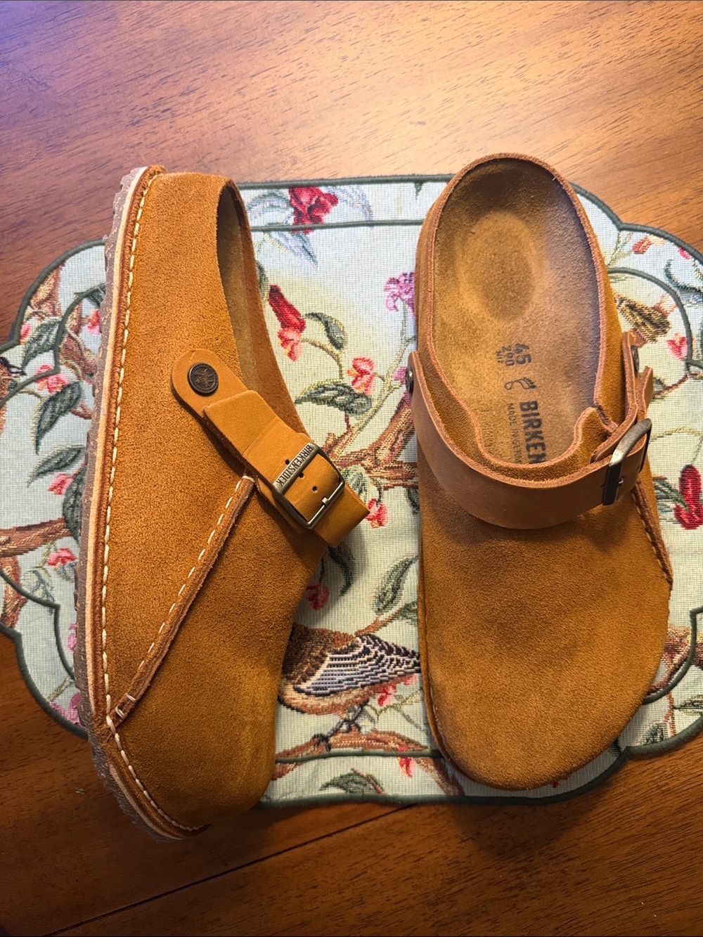 Lutry Premium Suede